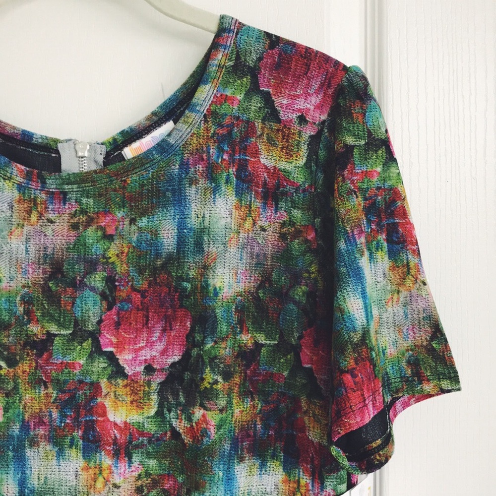 •LulaRoe Amelia•Floral Dress Size 2X ⚠️FINAL PRICE